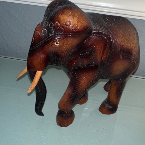 Other - Hand-Carved Brown Wooden Elephant Statue - Decorative Home Art